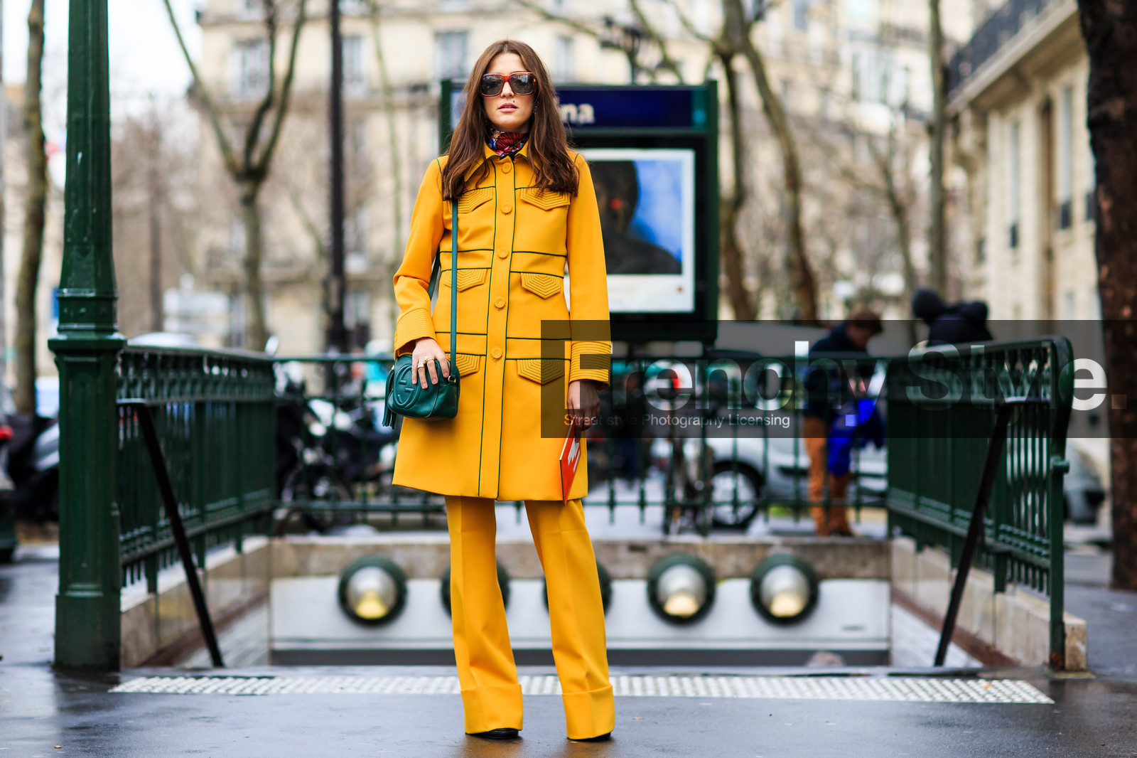 atmosphere details, AUTUMN WINTER 2016-2017, AW 16-17, carine roitfeld, eleonora carisi, FALL WINTER 2016-2017, fashion week, frenchystyle, full length, FW, FW 16-17, green bag, gucci, horizontal, jonathan paciullo, leather bag, PARIS, PFW, street style, sunglasses, trousers, yellow coat, yellow jacket, yellow pants