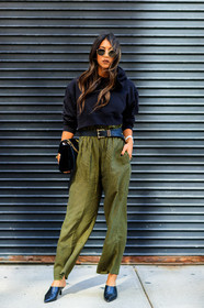 black bag, black belt, black shoes, black sweater, cropped top, fashion week, frenchystyle, full length, FW, graphic pants, green pants, gucci, high heels, hoodie, jonathan paciullo, leather bag, leather belt, leather shoes, NEW YORK, NYFW, printed pants, SPRING SUMMER 2018, SS 18, street style, striped pants, sunglasses, trousers, velvet, vertical