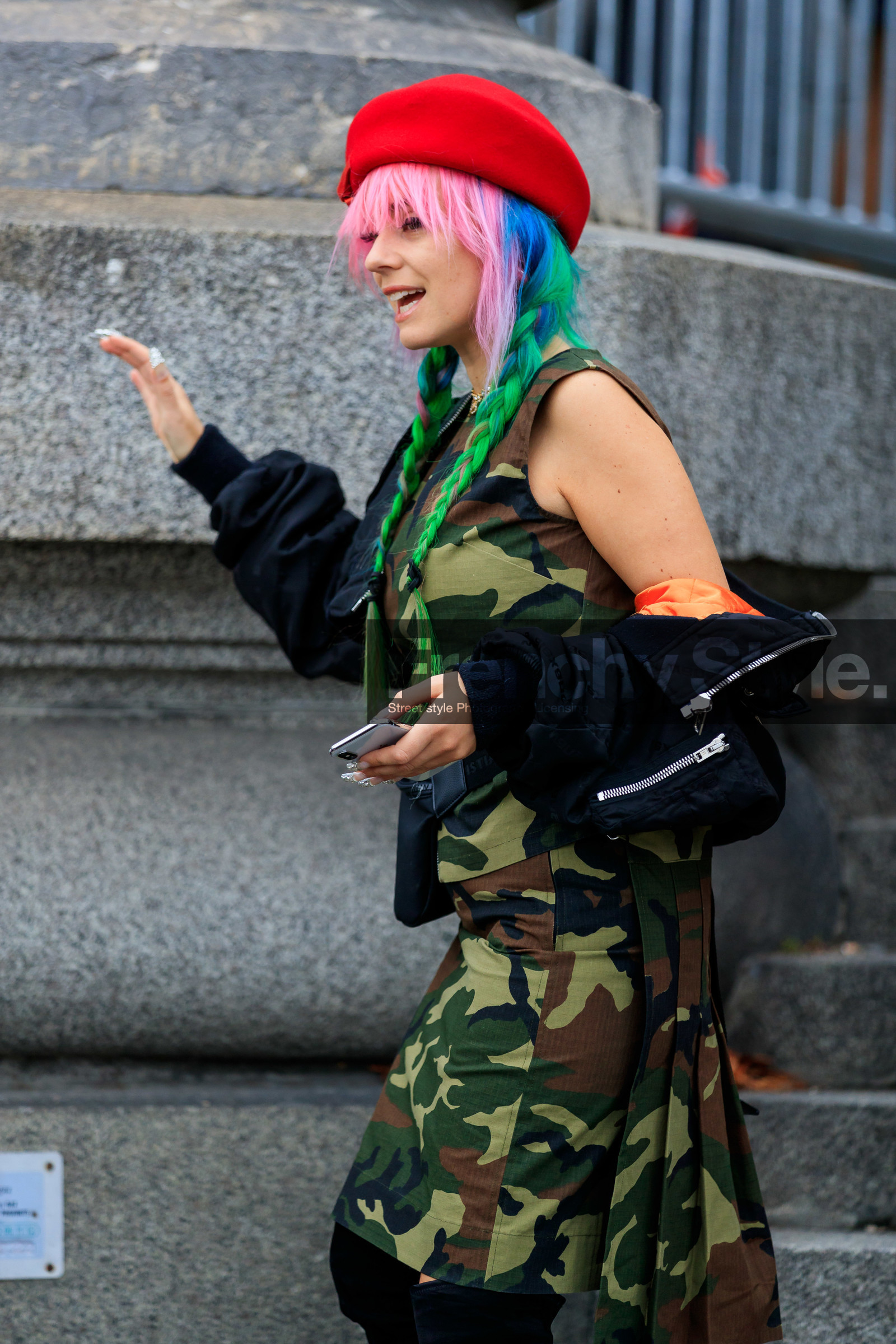 red hat, pink hair, green hair, blue hair, dyed hair, plaited hair, military look, military printed skirt, military printed top, sleeveless top, pleated skirt, mini skirt, black bombers, fashion week, frenchystyle, FW, jonathan paciullo, street style, SPRING SUMMER 2020, SS 20, PFW, PARIS, vertical, atmosphere details, detail