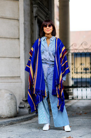 AUTUMN WINTER 2017-2018, AW 17-18, blue cardigan, blue jacket, blue pants, blue shirt, FALL WINTER 2017-2018, fashion week, frenchystyle, full length, FW, FW 17-18, geometric, graphic shirt, jonathan paciullo, leather shoes, liz yu, MFW, MILAN, poncho, street style, striped pants, striped shirt, stripes, sunglasses, tone on tone, total look blue, trousers, vertical, white boots