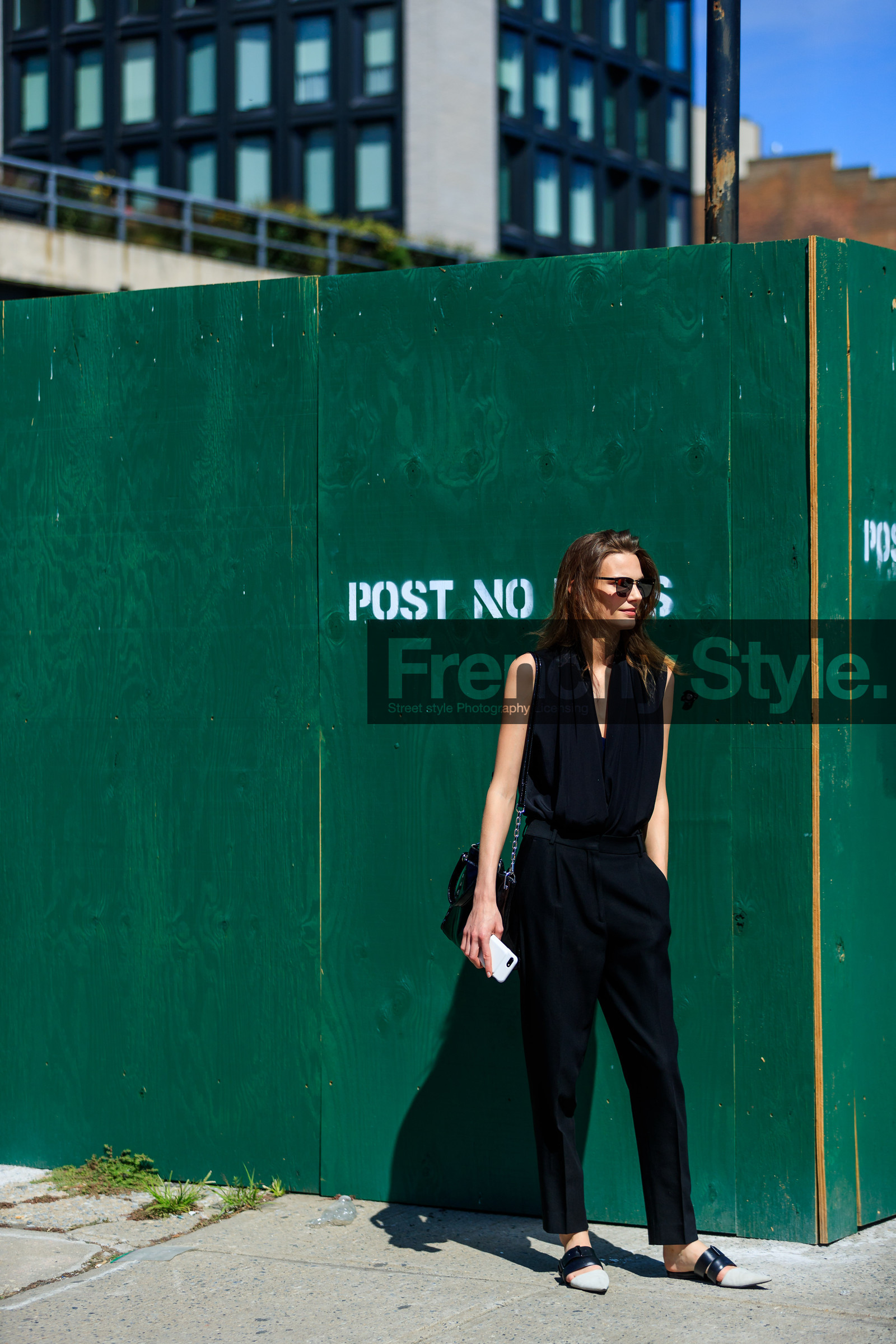 black and white shoes, black pants, black shirt, fashion week, frenchystyle, full length, FW, jonathan paciullo, leather shoes, lena hardt, model, NEW YORK, NYFW, SPRING SUMMER 2018, SS 18, street style, sunglasses, tone on tone, total look black, trousers, vertical