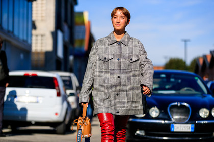 atmosphere details, brown bag, checked jacket, detail, fashion week, frenchystyle, FW, graphic jacket, grey jacket, high boots, high heels, horizontal, houndstooth pattern, jonathan paciullo, leather bag, leather shoes, MFW, MILAN, plaid, printed jacket, red shoes, SPRING SUMMER 2018, SS 18, street style