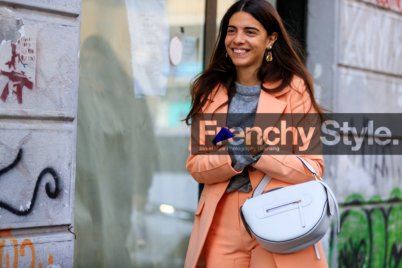 earrings, giorgia tal, grey sweater, leather bag, pink jacket, pink pants, pink suit, salmon, trousers, white bag, fashion week, frenchystyle, FW, jonathan paciullo, street style, MFW, MILAN, AUTUMN WINTER 2019-2020, AW 19-20, FALL WINTER 2019-2020, FW 19-20, atmosphere details, detail, horizontal