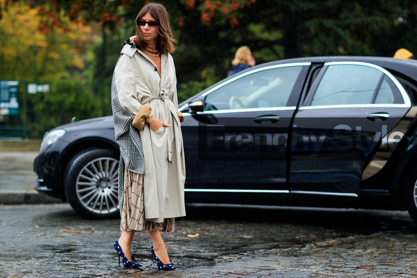 atmosphere details, balenciaga, black bag, blue shoes, fashion week, frenchystyle, full length, FW, high heels, horizontal, jonathan paciullo, leather bag, leather shoes, PARIS, PFW, polka dot, printed shoes, SPRING SUMMER 2018, SS 18, street style, sunglasses, natasha goldenberg