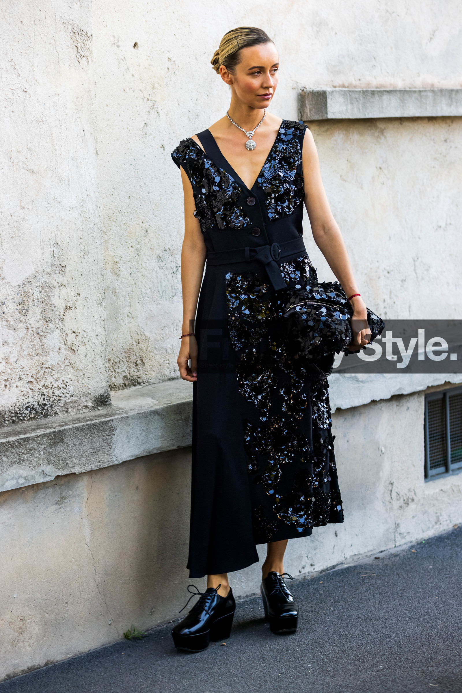 black bag, black dress, black shoes, dress, leather shoes, Nataly Osmann, plateform, prada look, sequin, sequin bag, silver necklace, sleveless dress, strass, fashion week, frenchystyle, FW, jonathan paciullo, street style, SPRING SUMMER 2022, SS 22, MFW, MILAN, vertical, full length