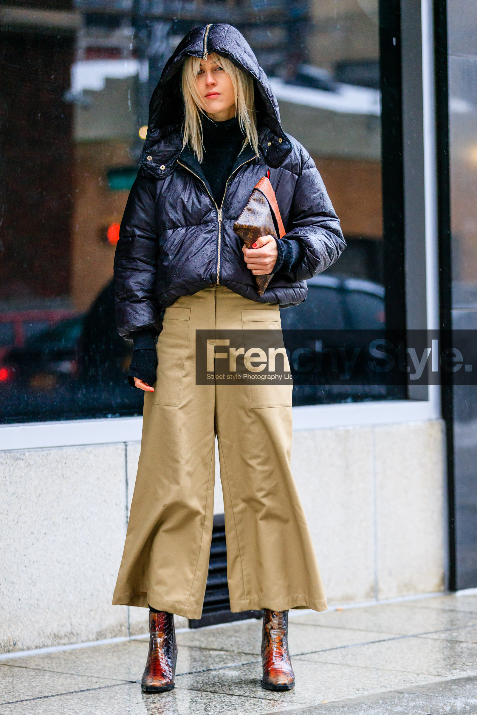 AUTUMN WINTER 2017-2018, AW 17-18, beige pants, brown boots, brown clutch, down jacket, FALL WINTER 2017-2018, fashion week, frenchystyle, full length, FW, FW 17-18, high heels, hood, jonathan paciullo, leather bag, leather boots, linda tol, louis vuitton, monogram, NEW YORK, NYFW, street style, trousers, vertical