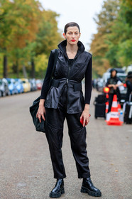 model, black leather jacket, black leather pants, black leather boots, black leather bag, acne studios jacket, sleeveless jacket, zipped jacket, big sole boots, black top, black total look, fashion week, frenchystyle, FW, jonathan paciullo, street style, SPRING SUMMER 2020, SS 20, PFW, PARIS, vertical, full length