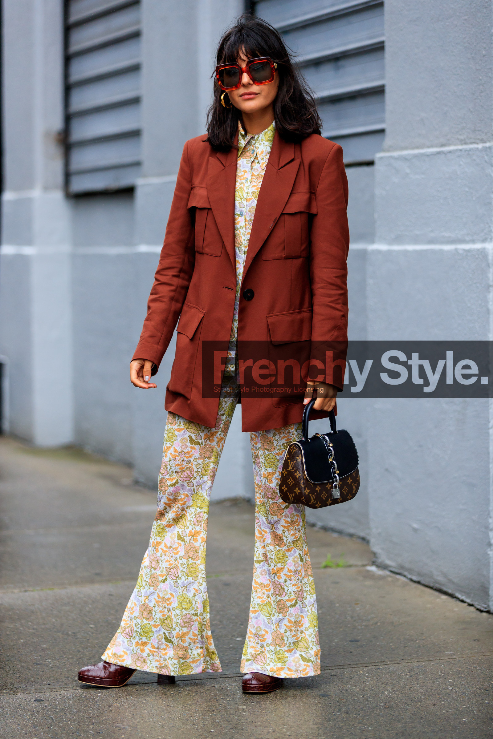 bordeaux, brown bag, burgundy, floral, flowers, graphic bag, graphic pants, graphic shirt, high heels, leather bag, leather shoes, louis vuitton, maria bernad, monogram, printed bag, printed pants, printed shirt, red jacket, red shoes, sunglasses, trousers, white pants, street style, jonathan paciullo, FW, frenchystyle, fashion week, NYFW, NEW YORK, SPRING SUMMER 2019, SS 19, vertical, full length