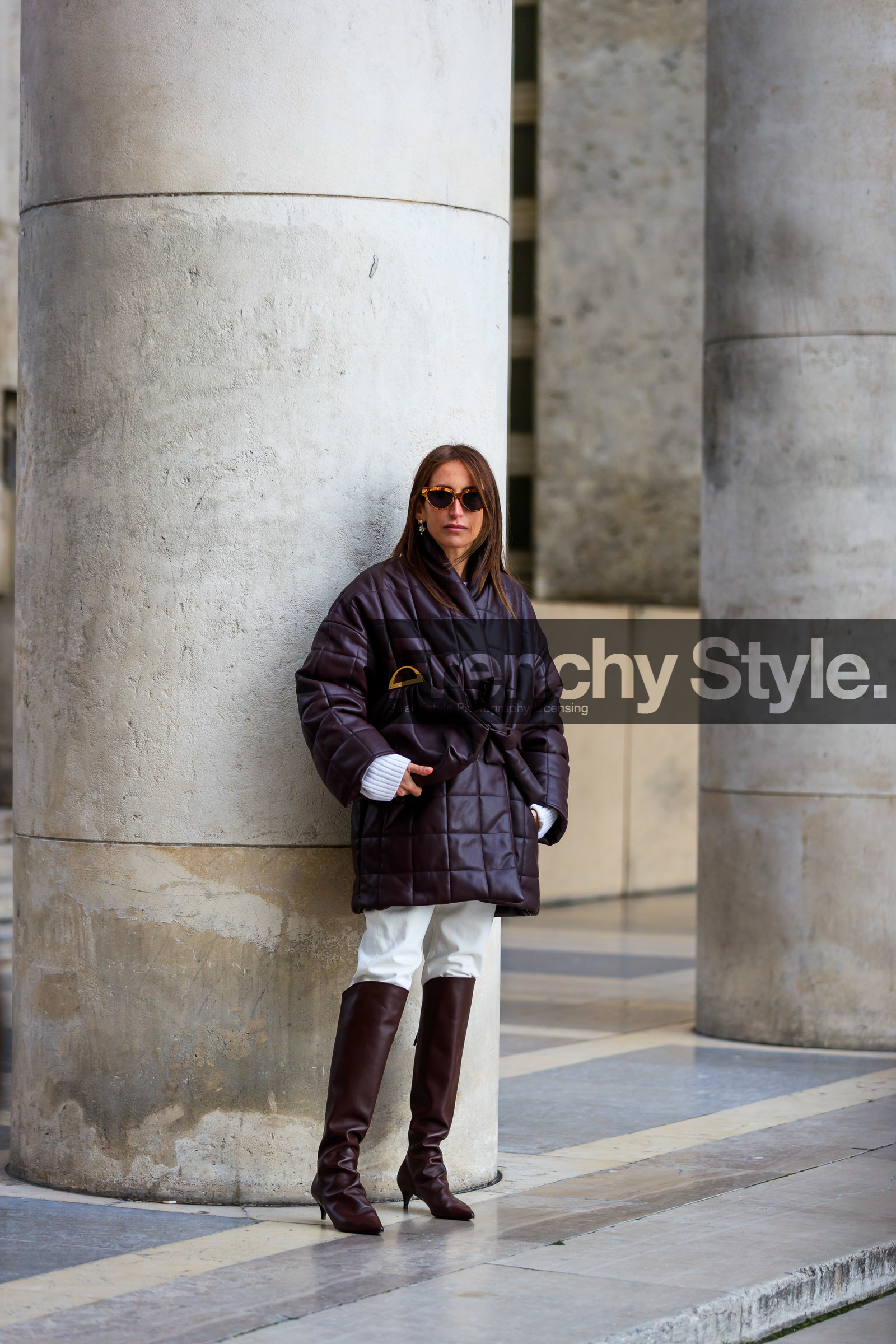 chloe loulou de saison, brown leather coat, brown leather bag, brown leather boots, down jacket, belted jacket, high boots, high heels boots, white jeans, denim, scale sunglasses, butterfly sunglasses, bottega veneta sunglasses, quilted coat, bottega veneta coat, pearl earrings, dangling earrings, fashion week, frenchystyle, FW, jonathan paciullo, street style, PFW, PARIS, vertical, full length