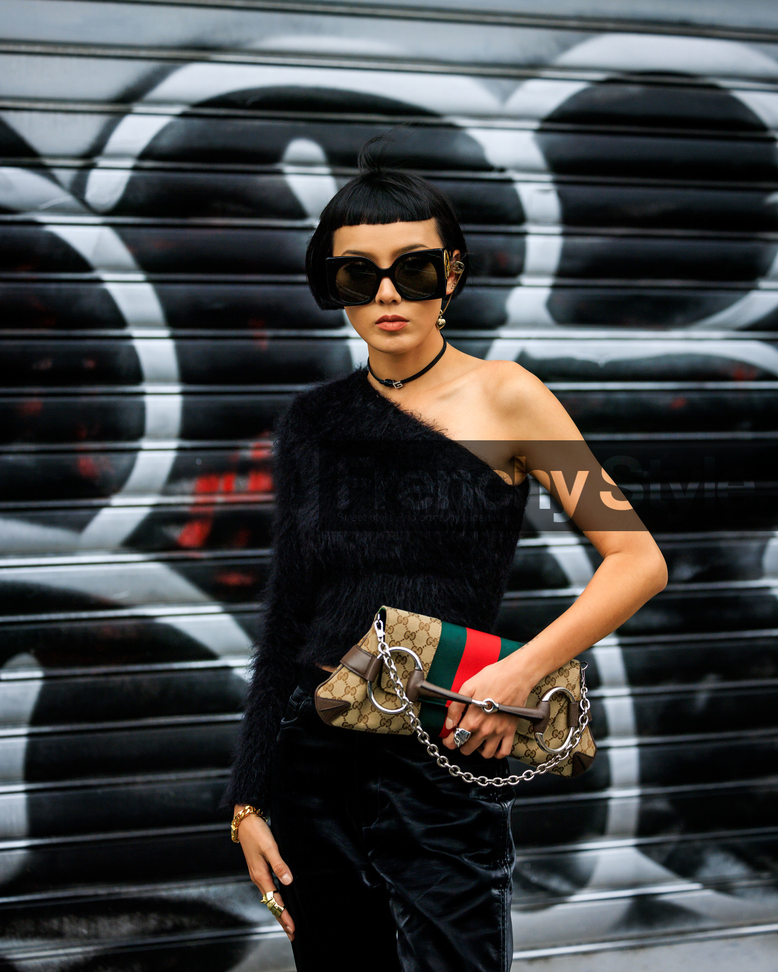 street style, jonathan paciullo, FW, fashion week, frenchystyle, MFW, MILAN, SPRING SUMMER 2024, SS 24, vertical, atmosphere details, detail