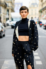cropped top, black top, studded jacket, studded pants, black pants, black jacket, short hair, baggy pants, cut out pants, fashion week, frenchystyle, FW, jonathan paciullo, street style, AUTUMN WINTER 2022-2023, FALL WINTER 2022_2023, FW 22-23, PFW, PARIS, vertical, detail
