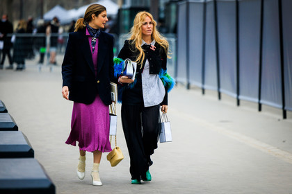 yellow bag, short socks, white heels, purple dress, lila dress, midi dress, black blazer, chanel, chanel oin, tweed shirt, striped shirt, short jacket, furry sleeves, blue sleeves, silver bag, chanel bag, black trousers, paper bag, fashion week, frenchystyle, FW, jonathan paciullo, street style, PARIS, PFW, SPRING SUMMER 2022, SS 22, full length, blanca miro scrimieri