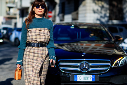 atmosphere details, AUTUMN WINTER 2017-2018, AW 17-18, basket, beige dress, black belt, blue sweater, bustier dress, checked dress, detail, FALL WINTER 2017-2018, fashion week, frenchystyle, FW, FW 17-18, graphic dress, horizontal, jonathan paciullo, leather belt, MFW, MILAN, plaid, printed dress, straw bag, street style, sunglasses, tartan