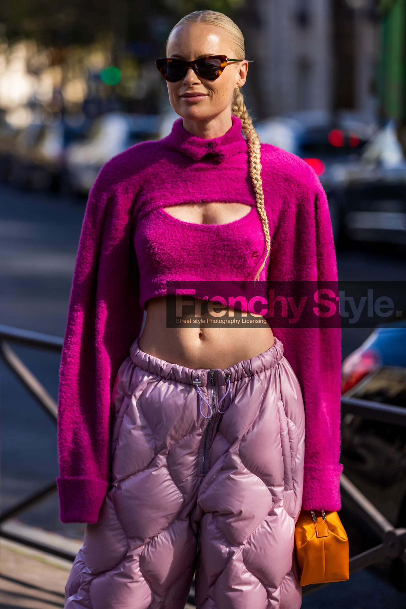 bag, braid, cateye sunglasses, cropped knitwear, fuschia knitwear, knitwear, orange bag, oversize pants, pants, pink pants, quilted pants, sunglasses, Thora Valdimars, fashion week, frenchystyle, FW, jonathan paciullo, street style, PFW, PARIS, SPRING SUMMER 2022, SS 22, vertical, atmosphere details