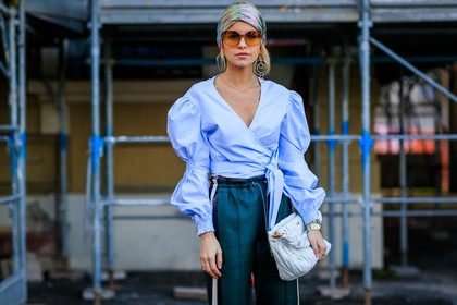 atmosphere details, AUTUMN WINTER 2017-2018, AW 17-18, blue shirt, caro daur, detail, emerald, FALL WINTER 2017-2018, fashion week, frenchystyle, FW, FW 17-18, green pants, headband, horizontal, jonathan paciullo, leather bag, MFW, MILAN, miu miu, street style, sunglasses, sweatpants, trousers, white bag
