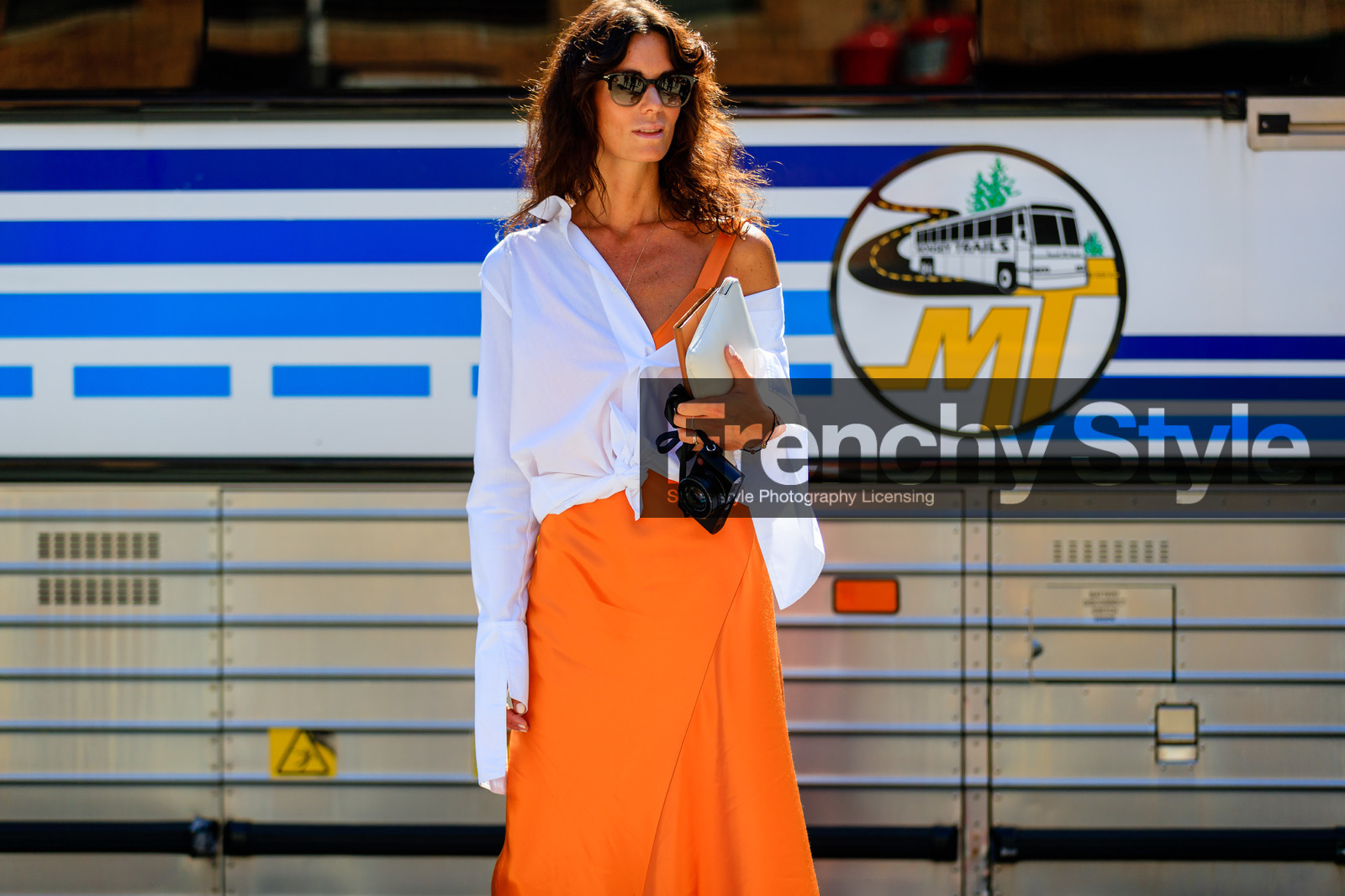 atmosphere details, camera, detail, fashion week, frenchystyle, FW, Hedvig Sagfjord Opshaug, hermès, horizontal, jonathan paciullo, NEW YORK, NYFW, orange dress, SPRING SUMMER 2017, SS 17, street style, sunglasses, white shirt, woman