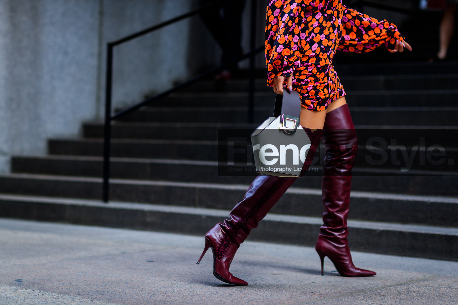 atmosphere details, bordeaux, burgundy, danse lente, detail, fashion week, frenchystyle, FW, graphic bag, graphic dress, high boots, high heels, horizontal, jonathan paciullo, leather bag, leather shoes, NEW YORK, NYFW, printed dress, red boots, red dress, SPRING SUMMER 2018, SS 18, street style, Tiffany Hsu, white bag