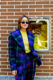 blazer, blue jacket, blue pants, blue suit, checked, checked suit, graphic jacket, graphic pants, graphic suit, lena lademann, plaid, printed jacket, printed pants, printed suit, sunglasses, trousers, yellow sweater, street style, jonathan paciullo, FW, frenchystyle, fashion week, MFW, MILAN, SPRING SUMMER 2019, SS 19, vertical, atmosphere details, detail