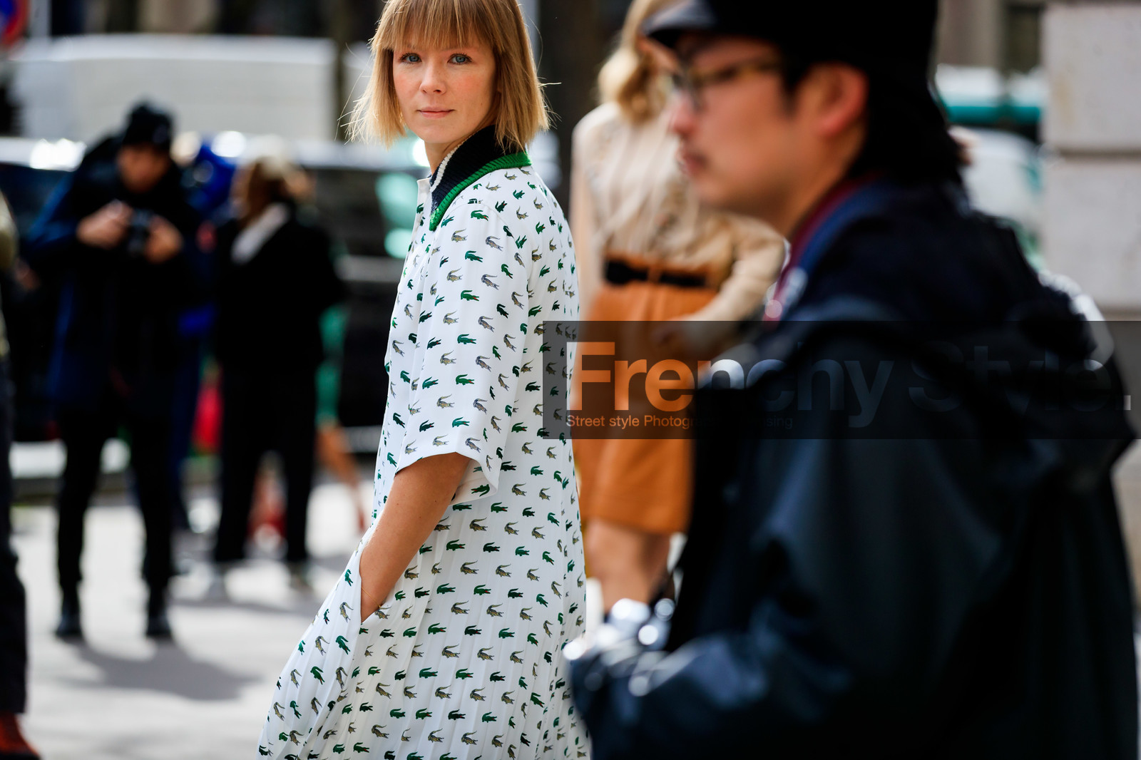 vika gazinskaya, white dress, short sleeves dress, pleated dress, green dress, animal print dress, back details, lacoste dress, fashion week, frenchystyle, FW, jonathan paciullo, street style, PFW, PARIS, horizontal, atmosphere details, detail
