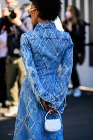 mini white bag, mini leather bag, full denim look, jean dress, sparkling denim dress, details, fashion week, frenchystyle, FW, jonathan paciullo, street style, MFW, MILAN, AUTUMN WINTER 2022-2023, FALL WINTER 2022_2023, FW 22-23, vertical, atmosphere details