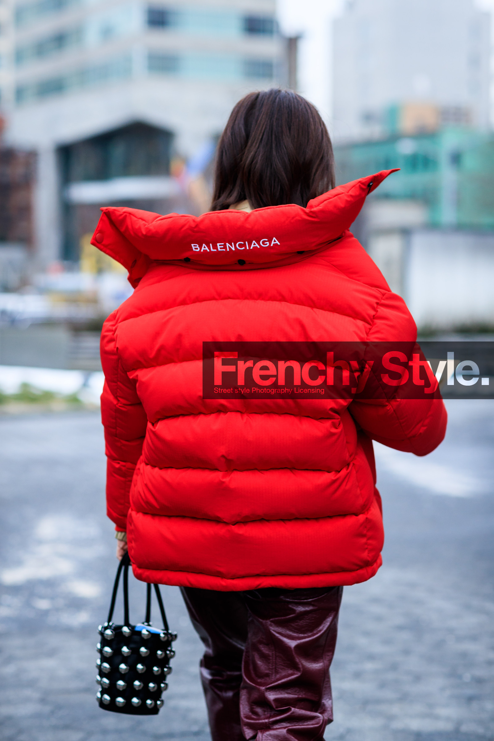 AUTUMN WINTER 2017-2018, AW 17-18, back detail, balenciaga, black bag, bordeaux, burgundy, detail, down jacket, FALL WINTER 2017-2018, fashion week, frenchystyle, FW, FW 17-18, jonathan paciullo, leather bag, leather pants, liz yu, NEW YORK, NYFW, red jacket, red pants, street style, studs, trousers, vertical