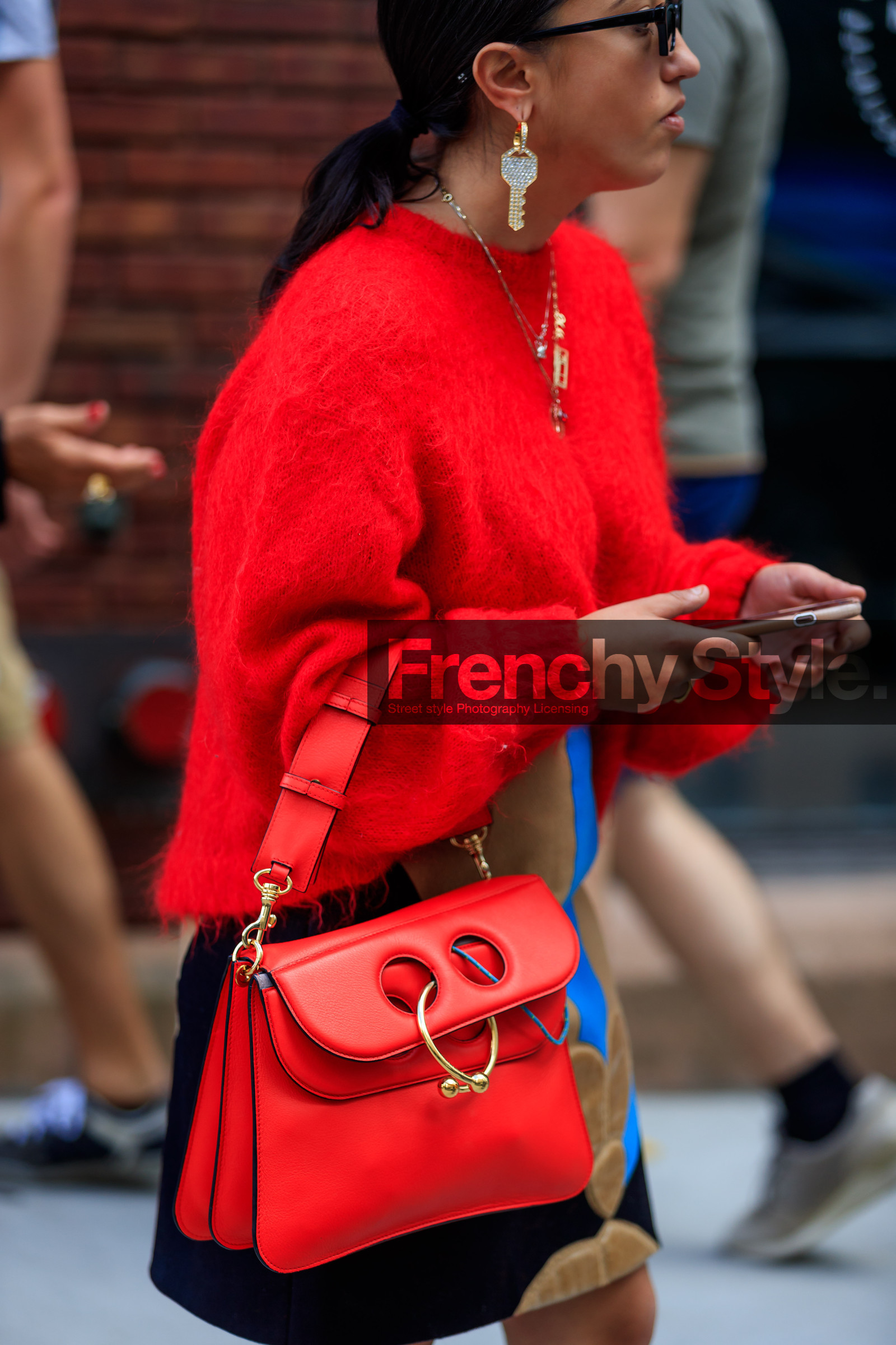 atmosphere details, detail, earrings, fashion week, frenchystyle, FW, jonathan paciullo, jw anderson, leather bag, NEW YORK, NYFW, red bag, red sweater, SPRING SUMMER 2018, SS 18, street style, sunglasses, vertical
