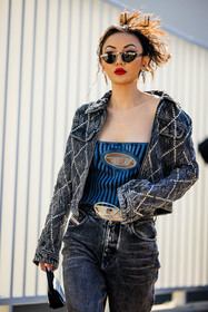 full diesel look, full denim look, black sunglasses, strapless top, denim top, diesel logo top, studded jacket, denim short jacket, dark grey jacket, dark grey jeans, red lips, mini diesel bag, mini black handbag, jessica wang, fashion week, frenchystyle, FW, jonathan paciullo, street style, MFW, MILAN, FALL WINTER 2022_2023, AUTUMN WINTER 2022-2023, FW 22-23, vertical, atmosphere details
