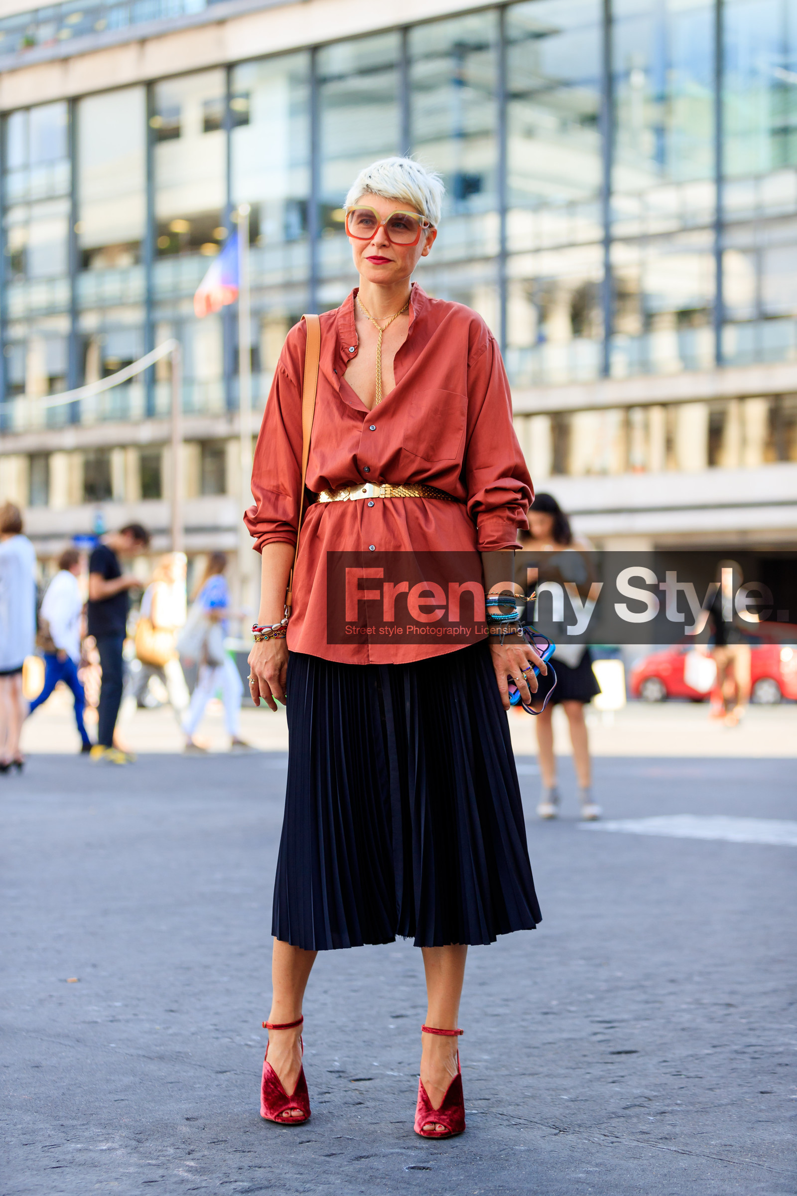 black skirt, golden belt, high heels, leather shoes, pleated skirt, red lips, red shirt, red shoes, short hair, sunglasses, PFW, fashion week, frenchystyle, FW, jonathan paciullo, street style, PARIS, vertical, full length, AUTUMN WINTER 2018-2019, FALL WINTER 2018-2019, FW 18-19, elisa nalin