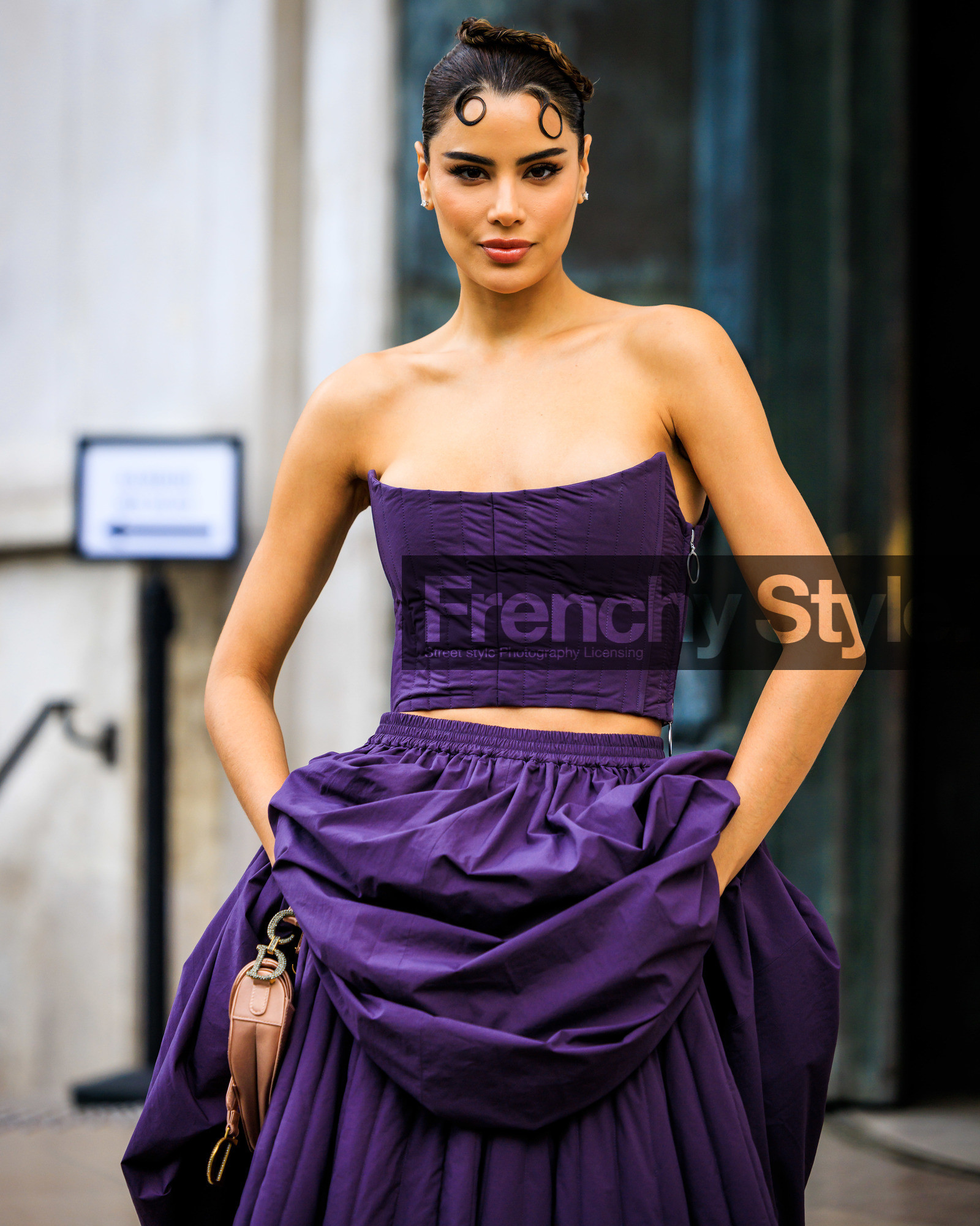 fashion week, frenchystyle, FW, jonathan paciullo, street style, PFW, PARIS, SPRING SUMMER 2024, SS 24, vertical, atmosphere details, detail