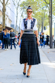 black belt, black shoes, black skirt, embroidered shirt, embroidered skirt, fashion week, frenchystyle, full length, FW, giovanna battaglia, high heels, jonathan paciullo, leather shoes, PARIS, PFW, pleated skirt, printed shirt, SPRING SUMMER 2017, SS 17, street style, studs, sunglasses, vertical, white shirt