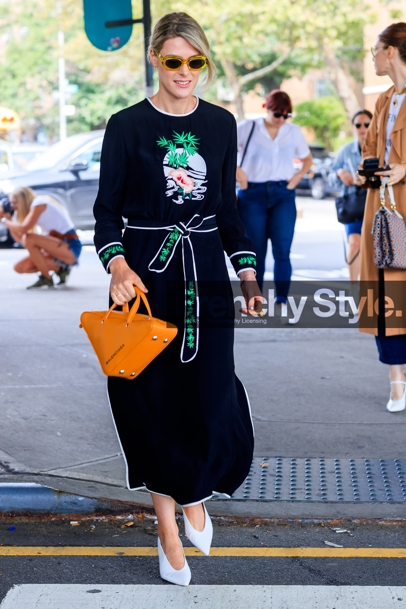 balenciaga, black dress, fashion week, frenchystyle, full length, FW, graphic bag, high heels, jonathan paciullo, leather bag, leather shoes, NEW YORK, NYFW, orange bag, printed dress, sofie valkiers, SPRING SUMMER 2018, SS 18, street style, sunglasses, vertical, white shoes