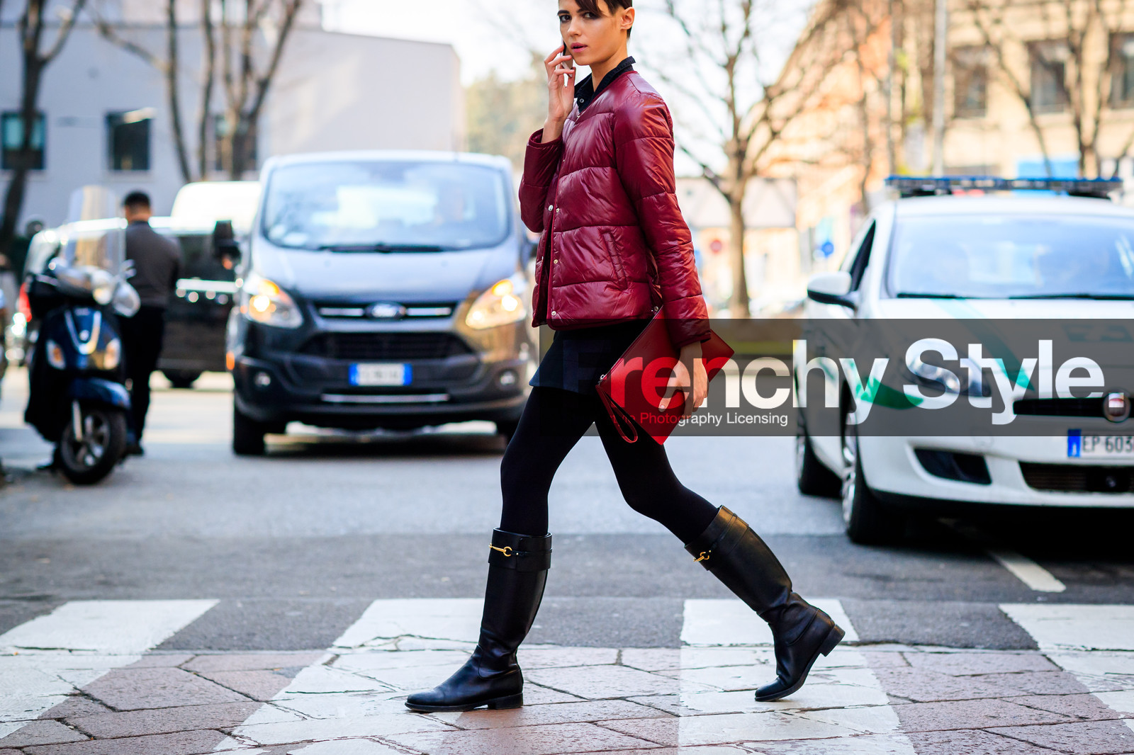 atmosphere details, AUTUMN WINTER 2017-2018, AW 17-18, black boots, black shoes, black skirt, detail, down jacket, FALL WINTER 2017-2018, fashion week, frenchystyle, FW, FW 17-18, gucci, high boots, horizontal, jonathan paciullo, leather bag, leather shoes, MFW, MILAN, model, red bag, red jacket, street style
