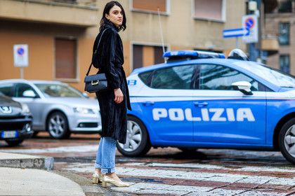 atmosphere details, AUTUMN WINTER 2016-2017, AW 16-17, black bag, black jacket, blue denim, denim pants, FALL WINTER 2016-2017, fashion week, frenchystyle, full length, FW, FW 16-17, golden heel, golden shoes, horizontal, jeans, jonathan paciullo, leather bag, leather shoes, LFW, LONDON, MENSWEAR, street style, trousers, velvet
