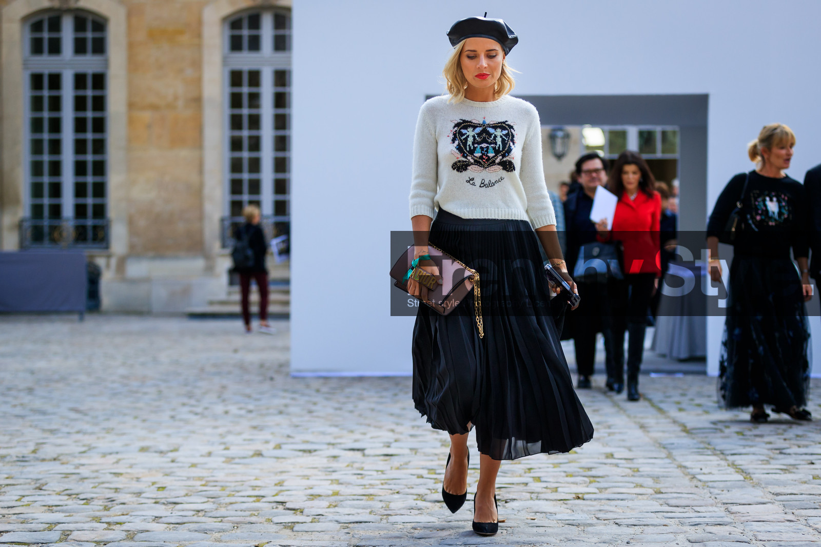atmosphere details, beret, black hat, black shoes, black skirt, christian dior, fashion week, frenchystyle, full length, FW, high heels, horizontal, jonathan paciullo, leather bag, leather shoes, PARIS, PFW, pink bag, pleated skirt, printed sweater, SPRING SUMMER 2018, SS 18, street style, white sweater