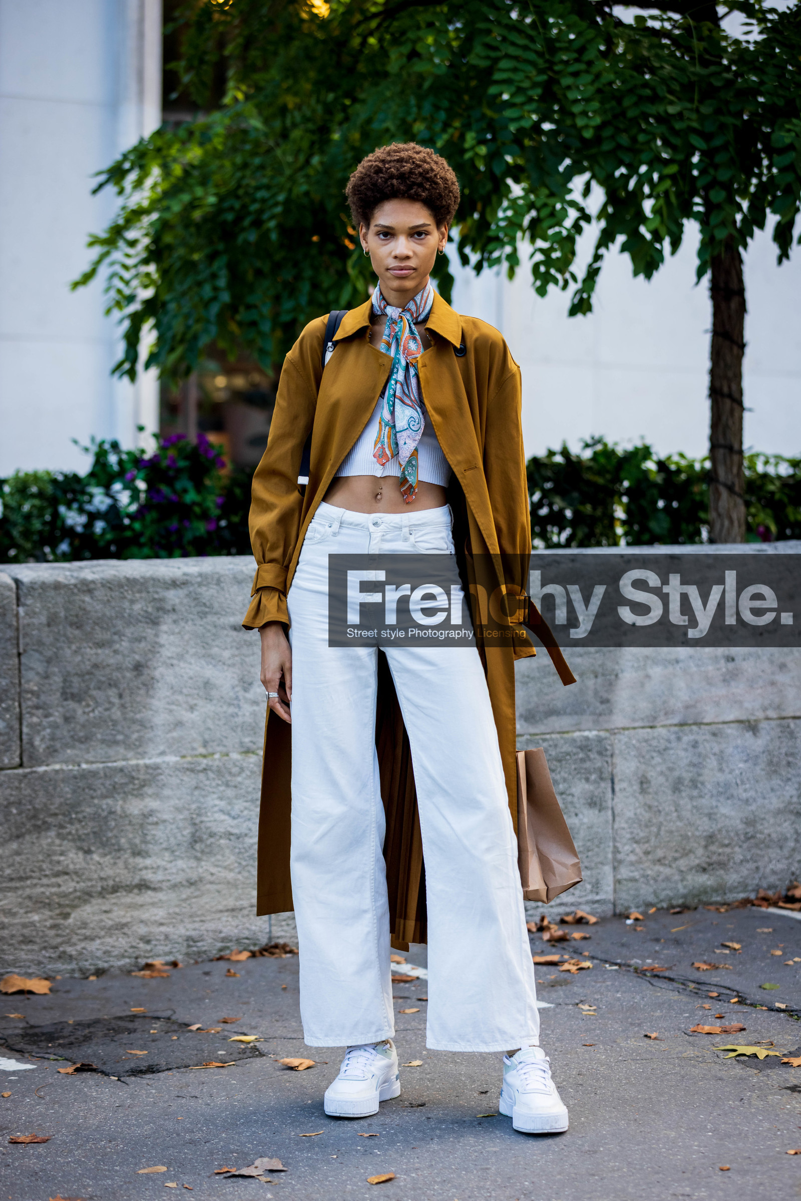 brown trench, camel trench, crop top, denim, flare pants, floral print, floral scarf, flower print, jean, printed scarf, scarf, sneakers, trench, white crop top, white denim, white jean, white sneakers, fashion week, frenchystyle, FW, jonathan paciullo, street style, PFW, PARIS, SPRING SUMMER 2022, SS 22, vertical, full length, model