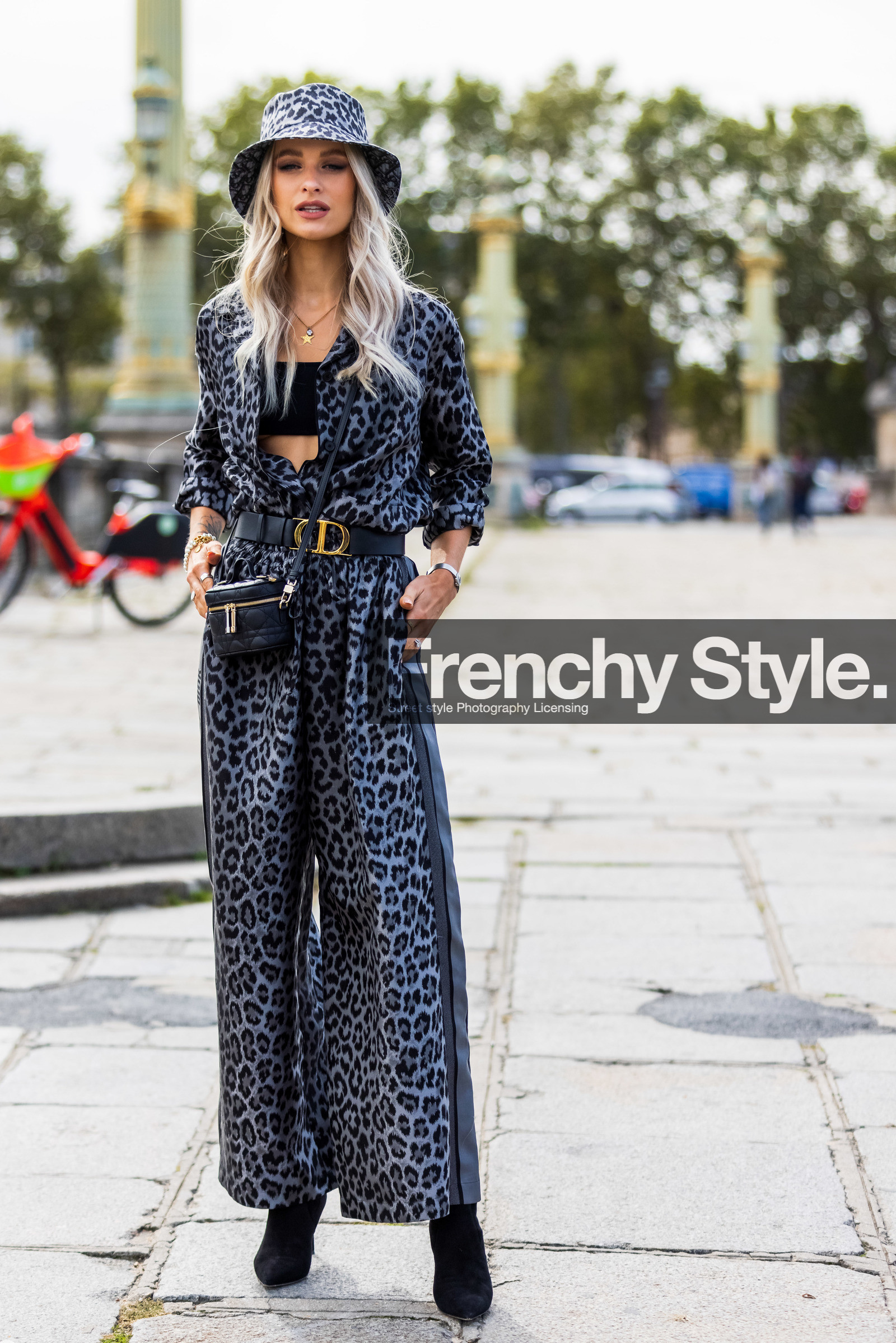 animal print, bag, belt, black belt, black boots, black bra, bob, boots, bra, dior bag, dior belt, grey bob, grey jumpsuit, jumpsuit, leather bag, leather belt, leopard, leopard bob, leopard jumpsuit, mini bag, print, printed bob, printed jumpsuit, quilted bag, suede boots, Victoria Magrath, fashion week, frenchystyle, FW, jonathan paciullo, street style, PFW, PARIS, SPRING SUMMER 2022, SS 22, vertical, full length