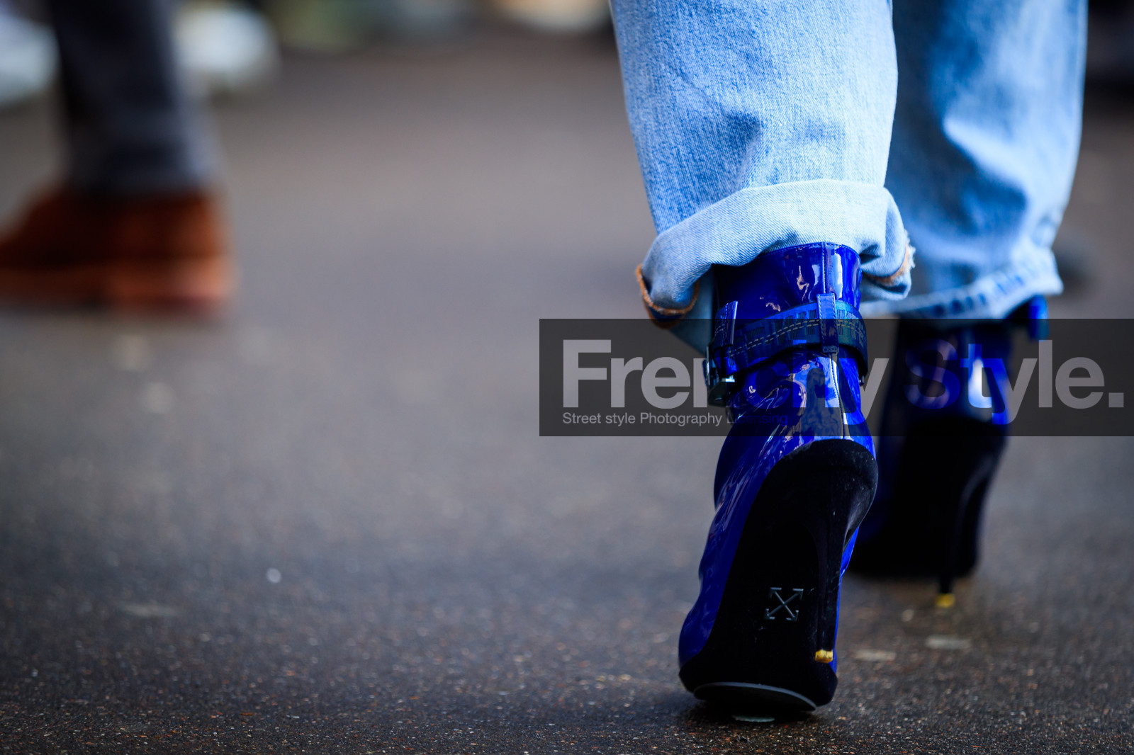 blue boots, blue denim, denim pants, high heels, jeans, leather shoes, off white, trousers, varnished leather shoes, street style, jonathan paciullo, FW, frenchystyle, fashion week, PFW, PARIS, AUTUMN WINTER 2018-2019, FALL WINTER 2018-2019, FW 18-19, horizontal, atmosphere details