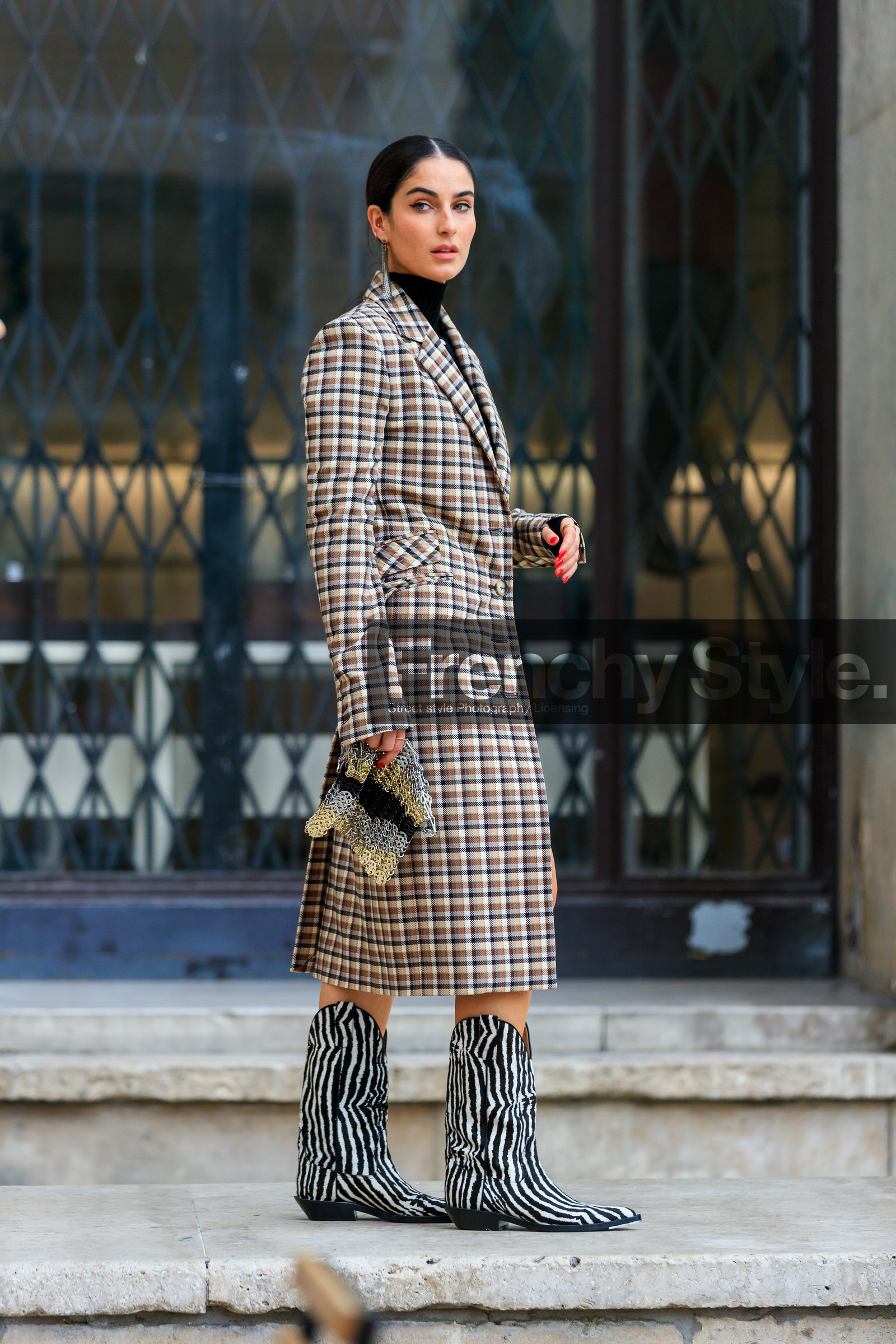 fiona zanetti, paco rabanne earrings, silvered earrings, dangling earrings, checked coat, black dress, button dress, turtleneck dress, knit dress, cowboy boots, animal printed boots, fur boots, black boots, white boots, striped boots, flat boots, metalic bag, golden bag, silvered bag, paco rabanne bag, light beige coat, fashion week, frenchystyle, FW, jonathan paciullo, street style, SPRING SUMMER 2020, SS 20, PFW, PARIS, vertical, full length