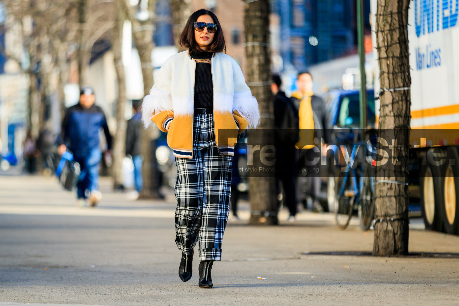 atmosphere details, AUTUMN WINTER 2017-2018, AW 17-18, black boots, black shoes, black sweater, checked pants, FALL WINTER 2017-2018, fashion week, frenchystyle, full length, FW, FW 17-18, high heels, horizontal, jonathan paciullo, leather boots, leather shoes, nausheen shah, NEW YORK, NYFW, plaid, printed pants, street style, sunglasses, tartan, teddy jacket, trousers, white fur, white jacket, yellow jacket