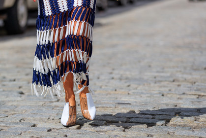 atmosphere details, crochet, detail, fashion week, frenchystyle, FW, graphic skirt, high heels, horizontal, jonathan paciullo, leather shoes, NEW YORK, NYFW, snake print, SPRING SUMMER 2018, SS 18, street style, white shoes, white skirt