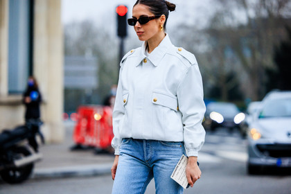 white jacket, bomber jacket, light jeans, golden earrings, fashion week, frenchystyle, FW, jonathan paciullo, street style, PARIS, PFW, SPRING SUMMER 2022, SS 22, atmosphere details, detail, horizontal