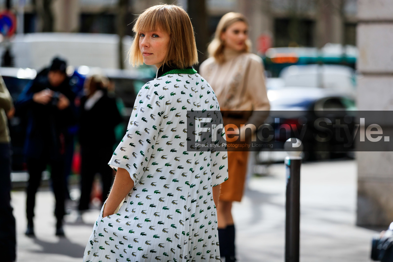 vika gazinskaya, white dress, short sleeves dress, pleated dress, green dress, animal print dress, back details, lacoste dress, fashion week, frenchystyle, FW, jonathan paciullo, street style, PFW, PARIS, horizontal, atmosphere details, detail