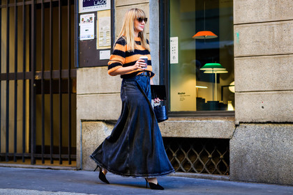 atmosphere details, AUTUMN WINTER 2017-2018, AW 17-18, black bag, black denim, black shoes, denim skirt, FALL WINTER 2017-2018, fashion week, frenchystyle, full length, FW, FW 17-18, geometric, graphic sweater, horizontal, jonathan paciullo, leather bag, leather shoes, lisa aiken, long skirt, MFW, MILAN, mini bag, printed sweater, street style, striped sweater, stripes, sunglasses