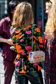 atmosphere details, back detail, balenciaga, black pants, chanel, detail, fashion week, floral, flowers, frenchystyle, FW, jonathan paciullo, leather bag, leather pants, multicolor bag, multicolor top, NEW YORK, NYFW, printed top, SPRING SUMMER 2018, SS 18, street style, trousers, tweed bag, vertical