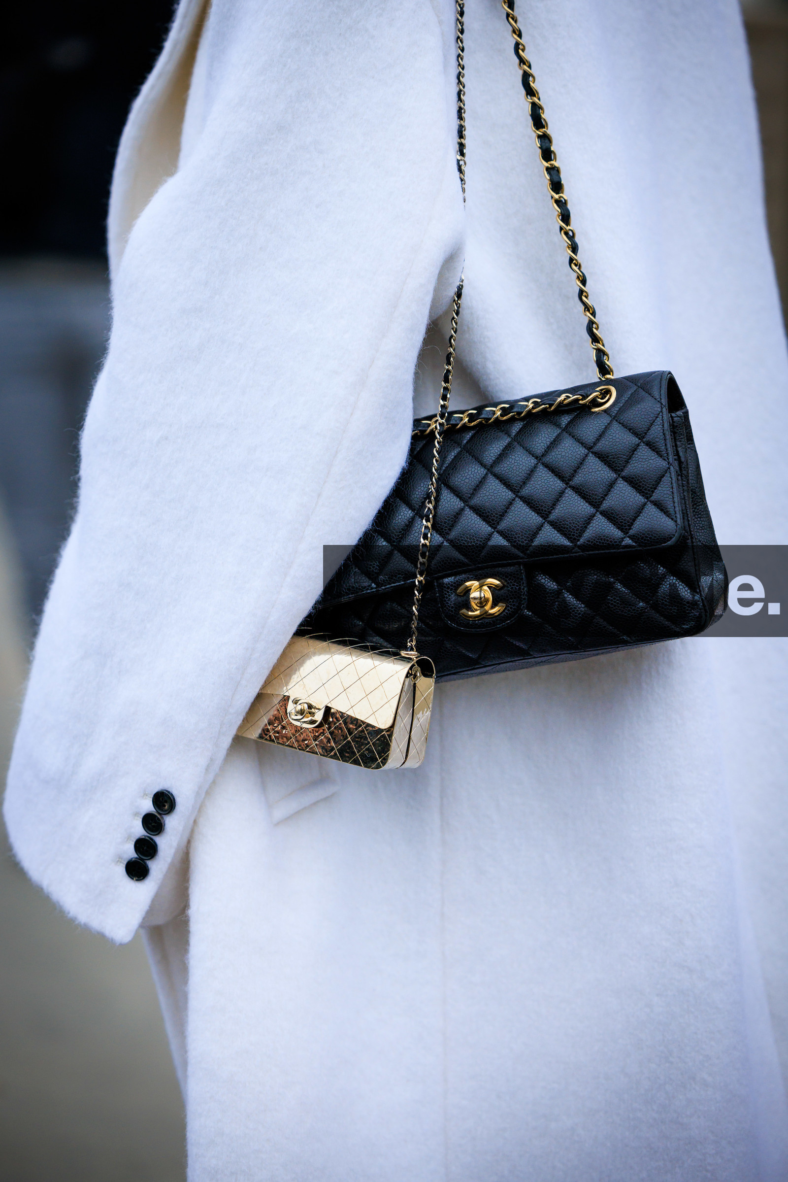 details, close up, chanel, chanel matelassé, black handbag, classic chanel, mini chanel bag, golden bag, logo bag, white coat, fashion week, frenchystyle, FW, jonathan paciullo, street style, PARIS, PFW, SPRING SUMMER 2022, SS 22, atmosphere details, detail, vertical