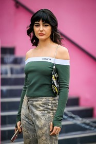 coperni top, green top, big loop earrings, snake pants, animal print pants, coperni bag, printed handbag, coperni, maria bernad, street style, jonathan paciullo, FW, frenchystyle, fashion week, AUTUMN WINTER 2022-2023, FALL WINTER 2022_2023, FW 22-23, PFW, PARIS, vertical, detail