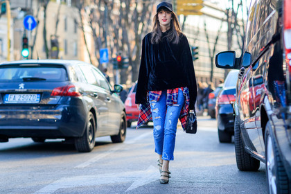 atmosphere details, AUTUMN WINTER 2017-2018, AW 17-18, babies, black bag, black cap, black sweater, blue denim, checked shirt, denim pants, FALL WINTER 2017-2018, fashion week, frenchystyle, full length, FW, FW 17-18, graphic shirt, high heels, horizontal, jeans, jonathan paciullo, leather bag, leather shoes, MFW, MILAN, plaid, prada, printed shirt, red shirt, shiny shoes, silver shoes, street style, tied up shirt, trousers, velvet
