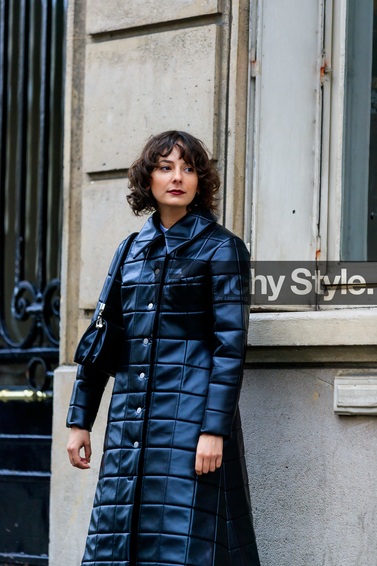 alyssa coscarelli, black leather coat, black leather bag, quilted coat, fashion week, frenchystyle, FW, jonathan paciullo, street style, PFW, PARIS, vertical, atmosphere details, detail