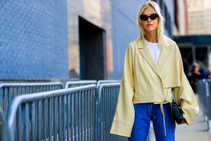 atmosphere details, beige jacket, black bag, blue denim, denim pants, detail, fashion week, frenchystyle, FW, horizontal, jeans, jonathan paciullo, leather bag, leather jacket, linda tol, NEW YORK, NYFW, SPRING SUMMER 2018, SS 18, street style, sunglasses, trousers