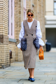 balenciaga, beige dress, blue shoes, checked dress, fashion week, frenchystyle, full length, FW, graphic bag, houndstooth pattern, jonathan paciullo, leather bag, NEW YORK, NYFW, orange bag, plaid, sofie valkiers, SPRING SUMMER 2018, SS 18, street style, sunglasses, vertical, white shirt